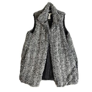 Brittany Black Womens SZ M Oversized Long Sherpa Teddy Bear Black and Grey Vest